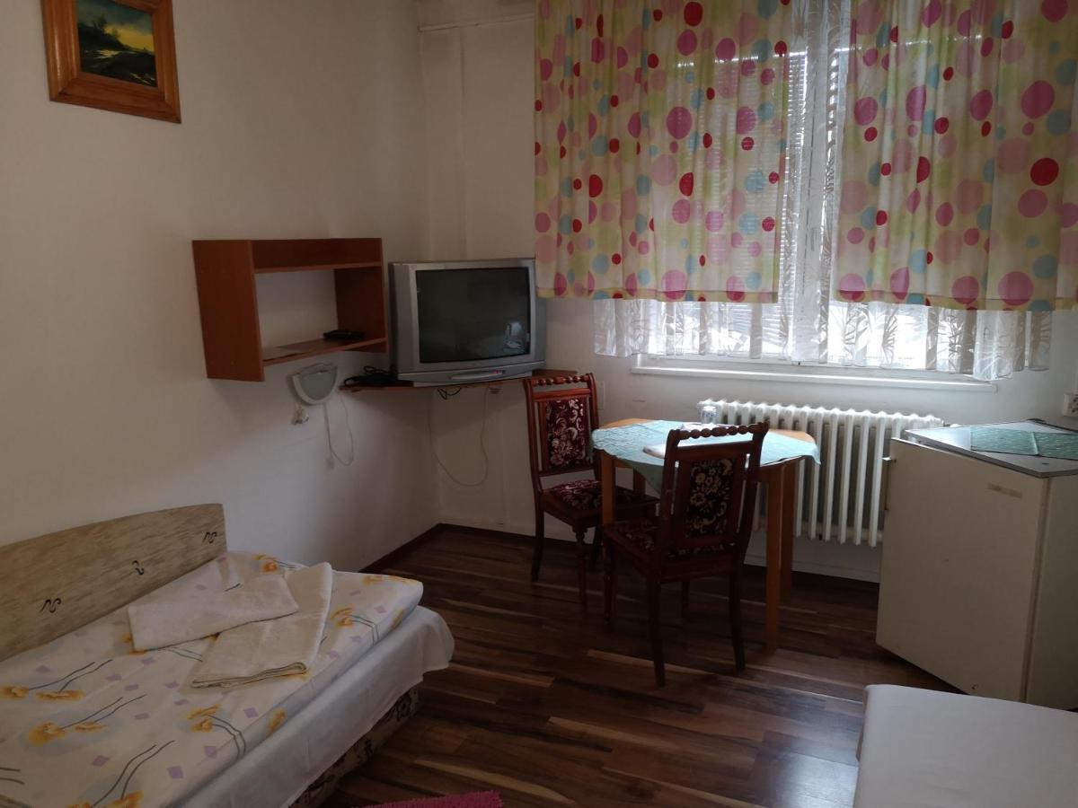 Hotel Biela Labut Michalovce Exteriér fotografie