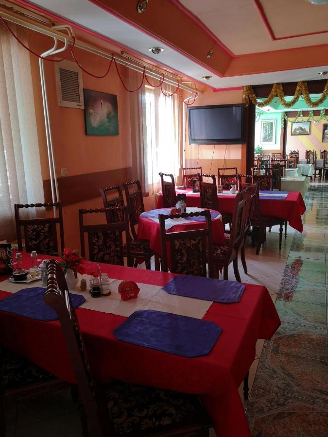 Hotel Biela Labut Michalovce Exteriér fotografie