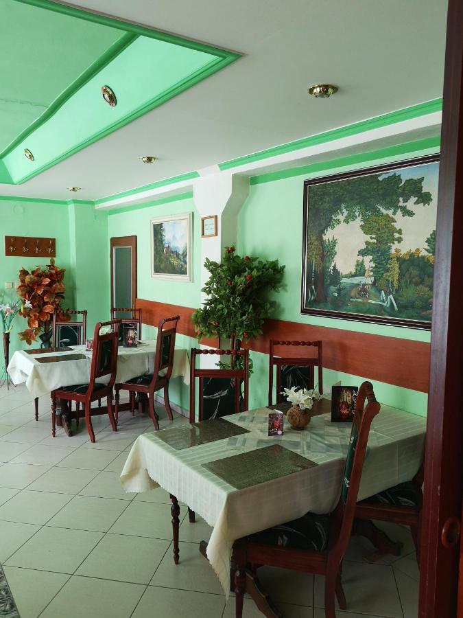 Hotel Biela Labut Michalovce Exteriér fotografie